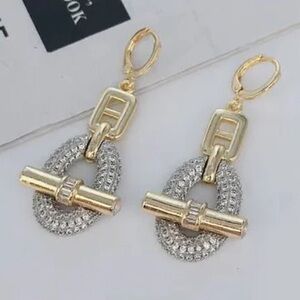 Elegant Crystal Drop Earrings